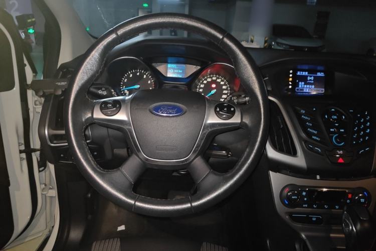 Used Ford Focus 2012 Hatchback 1.6L Automatic Fashion Edition Steering Wheel
