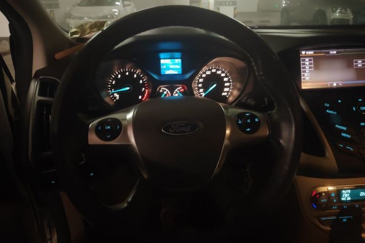 Used Ford Focus 2012 Hatchback 1.6L Automatic Fashion Edition Steering Wheel