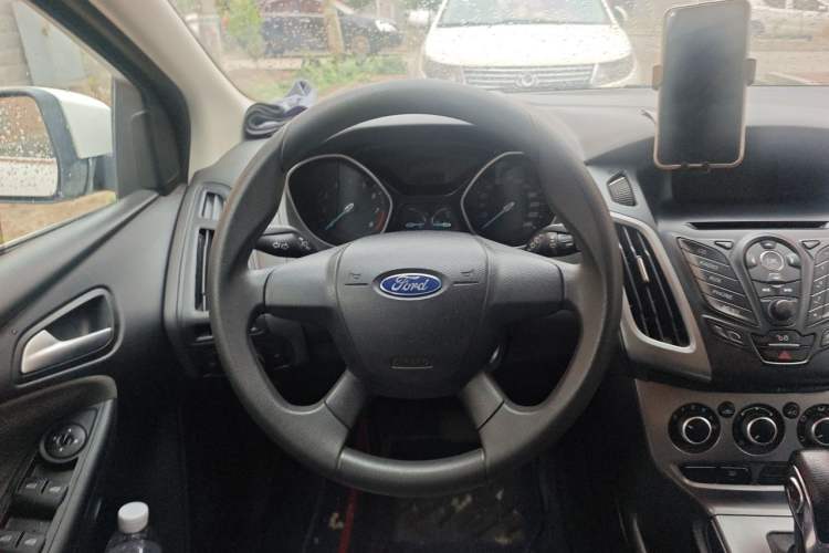 Used Ford Focus 2012 Hatchback 1.6L Automatic Comfort Model Steering Wheel