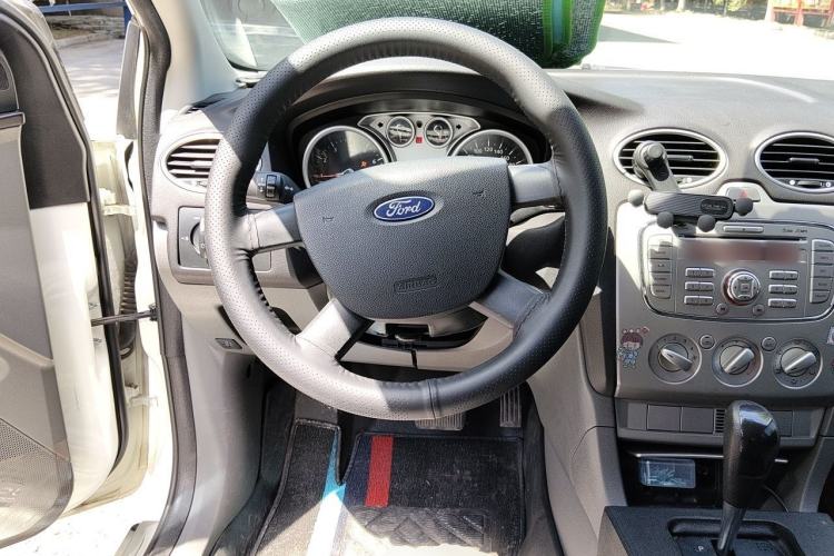 Used Ford Focus 2012 Hatchback Classic 1.8L Automatic Base Model Steering Wheel