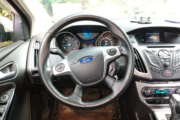 Used Ford Focus 2012 Hatchback 1.6L Automatic Fashion Edition Steering Wheel