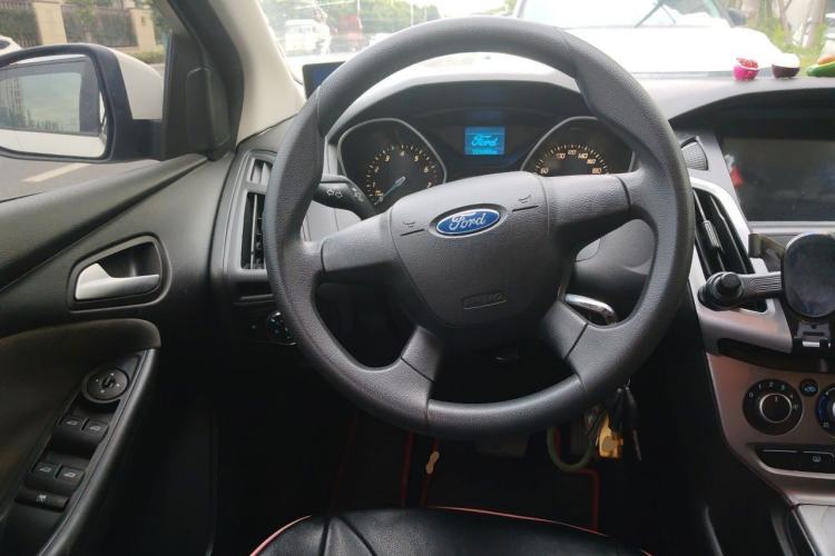 Used Ford Focus 2012 Hatchback 1.6L Automatic Comfort Model Steering Wheel