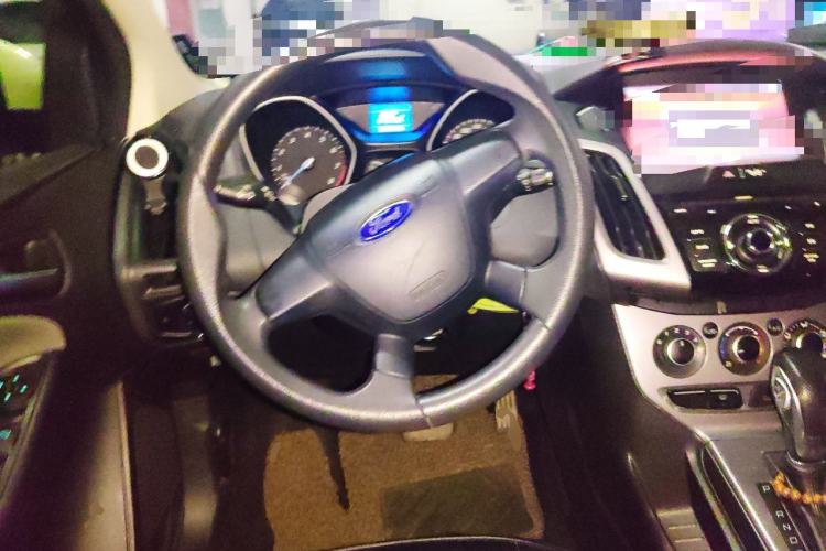 Used Ford Focus 2012 Hatchback 1.6L Automatic Comfort Model Steering Wheel