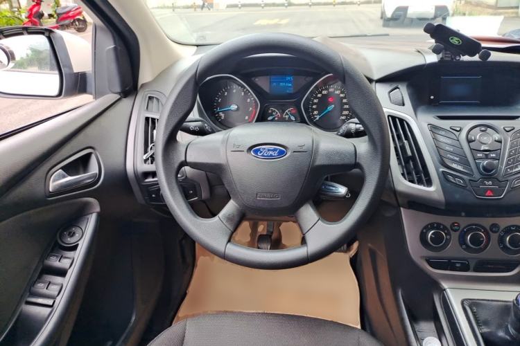 Used Ford Focus 2012 Hatchback 1.6L Manual Comfort Model Steering Wheel