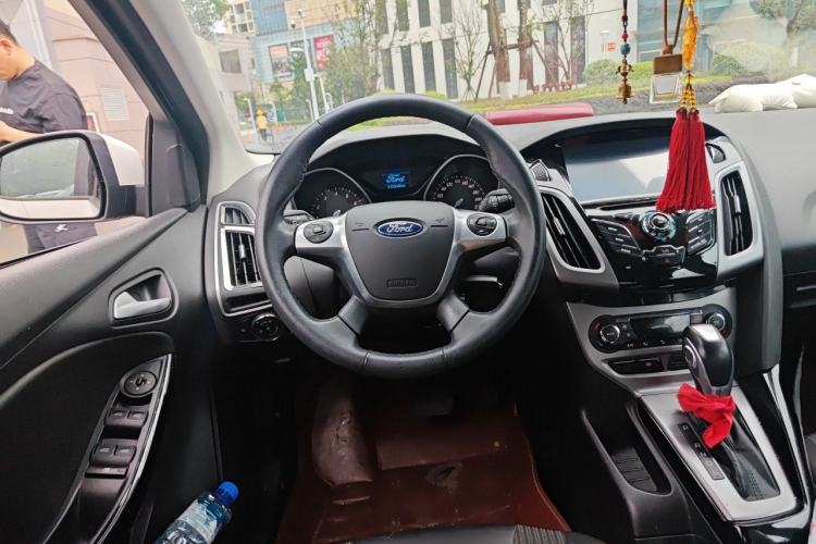 Used Ford Focus 2012 Hatchback 1.6L Automatic Fashion Edition Steering Wheel