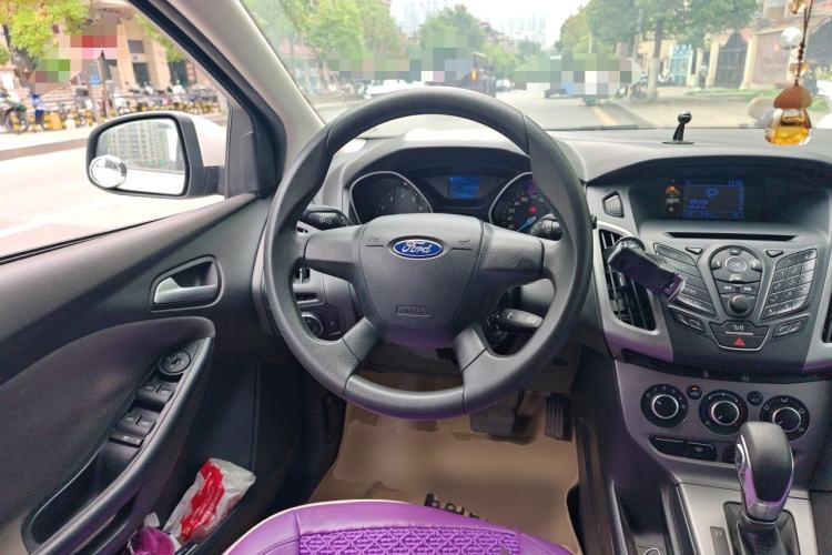 Used Ford Focus 2012 Hatchback 1.6L Automatic Comfort Model Steering Wheel