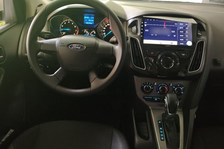 Used Ford Focus 2012 Hatchback 1.6L Automatic Comfort Model Steering Wheel