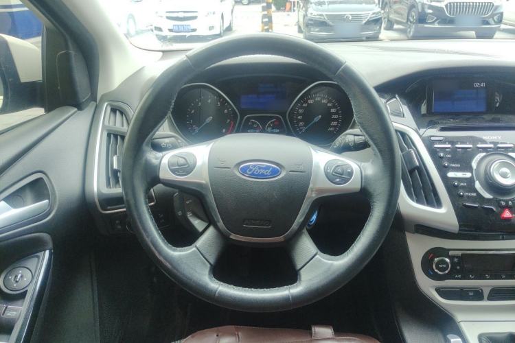 Used Ford Focus 2012 Hatchback 2.0L Manual Luxury Sport Model Steering Wheel