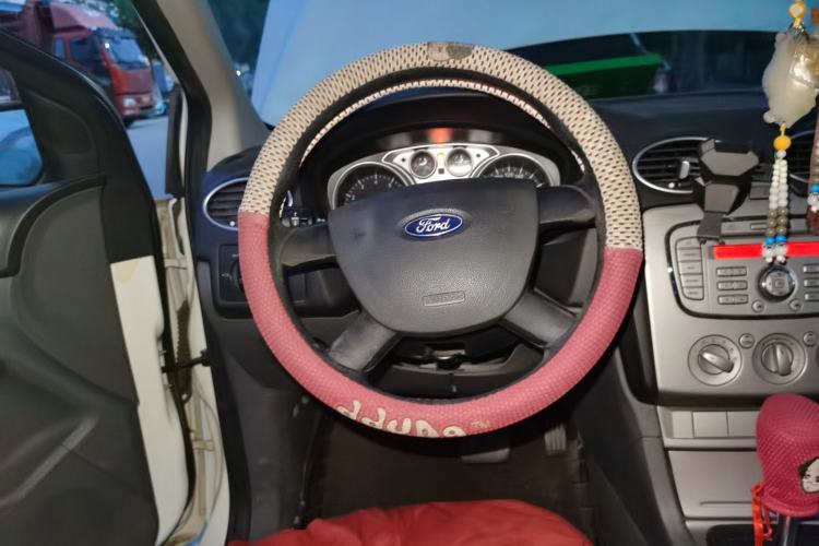 Used Ford Focus 2012 Hatchback Classic 1.8L Automatic Base Model Steering Wheel