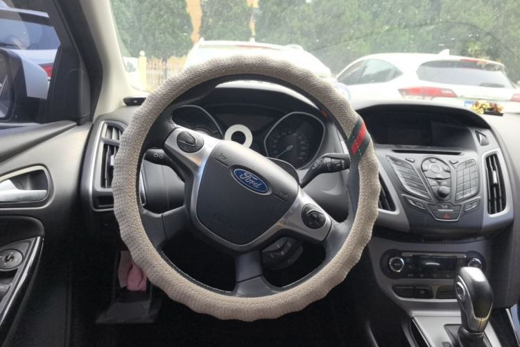 Used Ford Focus 2012 Hatchback 1.6L Automatic Fashion Edition Steering Wheel