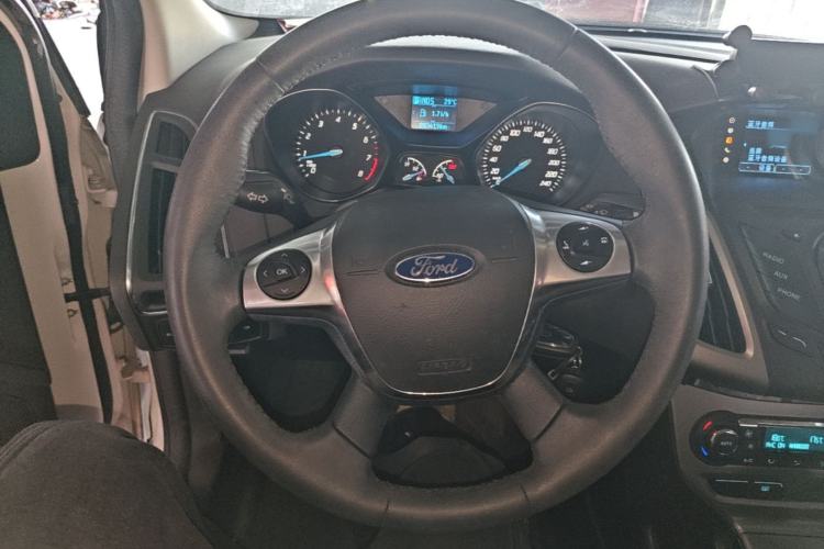 Used Ford Focus 2012 Hatchback 1.6L Automatic Fashion Edition Steering Wheel