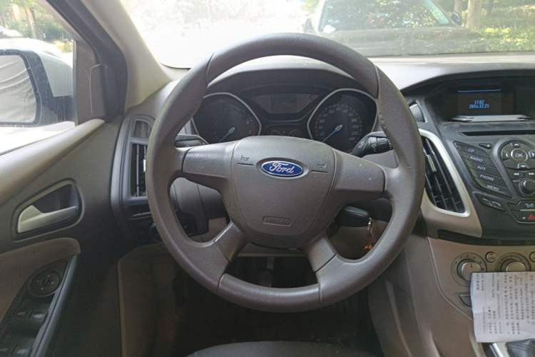 Used Ford Focus 2012 Sedan 1.6L Manual Comfort Model Steering Wheel