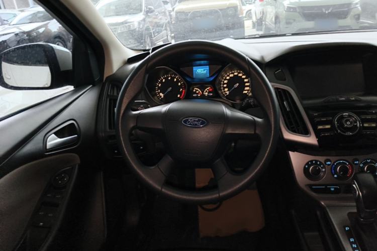 Used Ford Focus 2012 Hatchback 1.6L Automatic Comfort Model Steering Wheel
