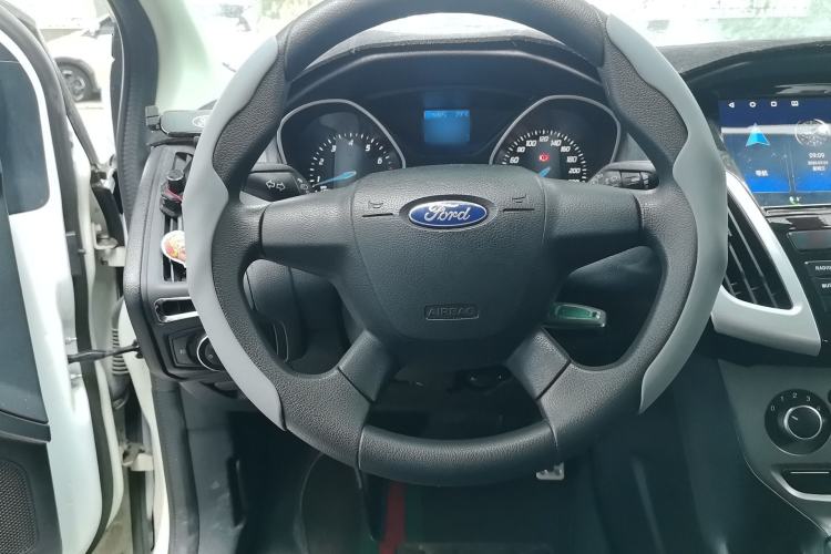Used Ford Focus 2012 Hatchback 1.6L Automatic Comfort Model Steering Wheel