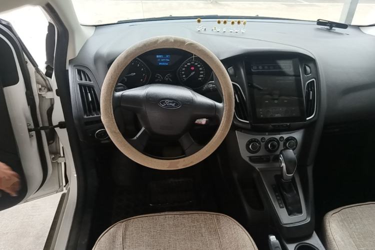 Used Ford Focus 2012 Hatchback 1.6L Automatic Comfort Model Steering Wheel