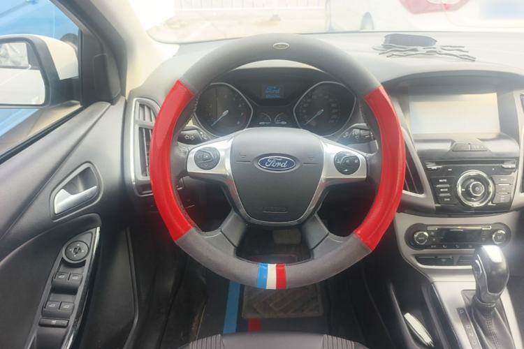 Used Ford Focus 2012 Sedan 1.6L Automatic Fashion Edition Steering Wheel