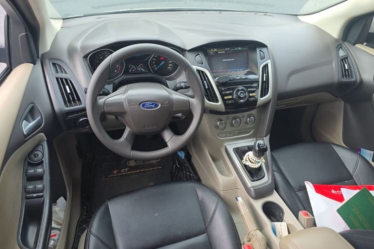 Used Ford Focus 2012 Sedan 1.6L Manual Comfort Model Steering Wheel