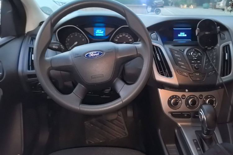 Used Ford Focus 2012 Hatchback 1.6L Automatic Comfort Model Steering Wheel