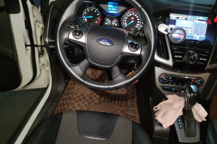 Used Ford Focus 2012 Hatchback 1.6L Automatic Fashion Edition Steering Wheel
