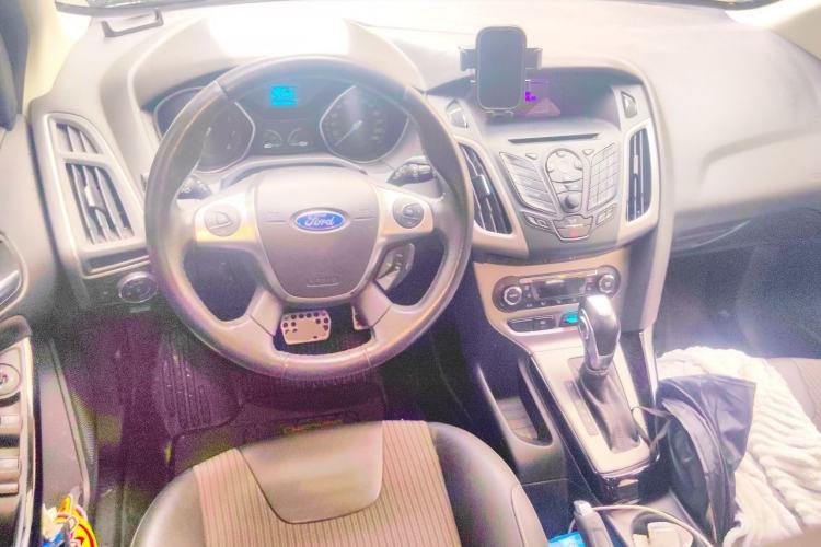 Used Ford Focus 2012 Hatchback 1.6L Automatic Fashion Edition Steering Wheel