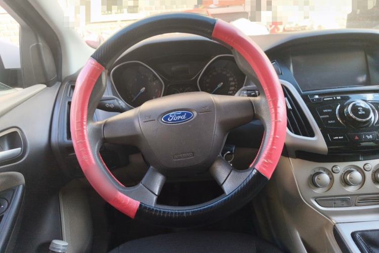Used Ford Focus 2012 Sedan 1.6L Manual Comfort Model Steering Wheel