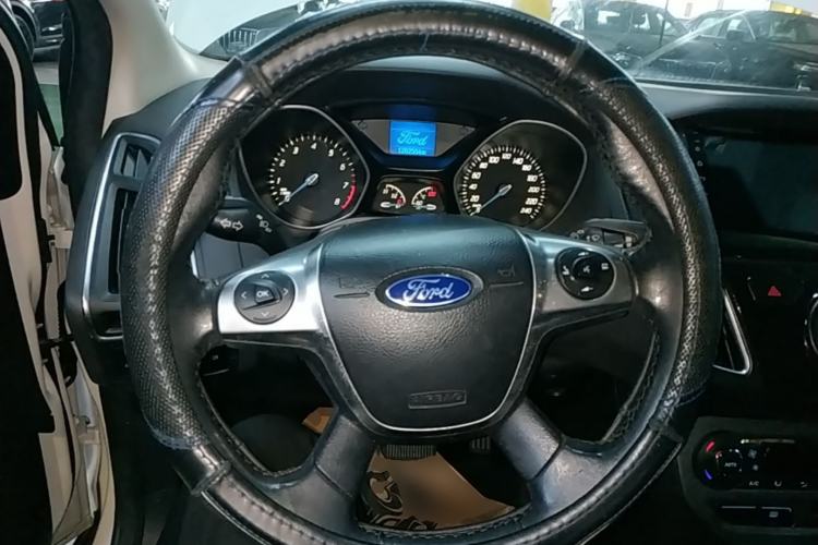 Used Ford Focus 2012 Hatchback 1.6L Automatic Fashion Edition Steering Wheel