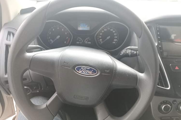 Used Ford Focus 2012 Hatchback 1.6L Automatic Comfort Model Steering Wheel