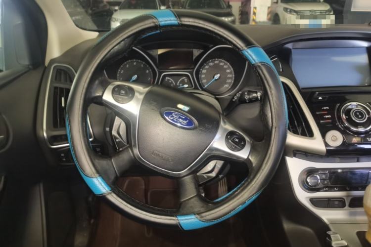 Used Ford Focus 2012 Hatchback 2.0L Automatic Luxury Sport Model Steering Wheel
