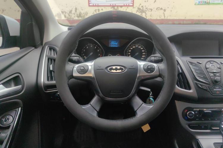 Used Ford Focus 2012 Hatchback 1.6L Automatic Fashion Edition Steering Wheel
