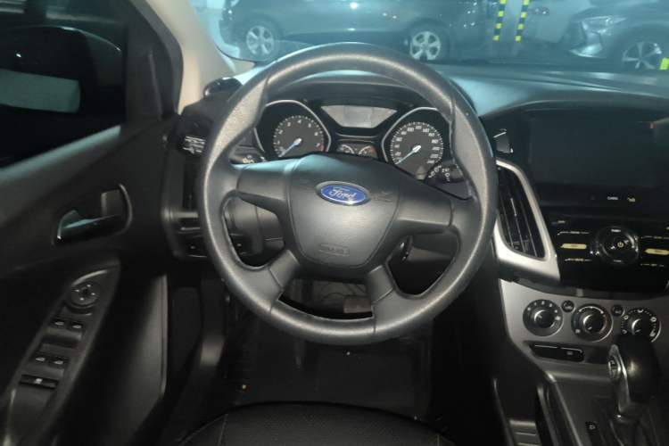 Used Ford Focus 2012 Hatchback 1.6L Automatic Comfort Model Steering Wheel