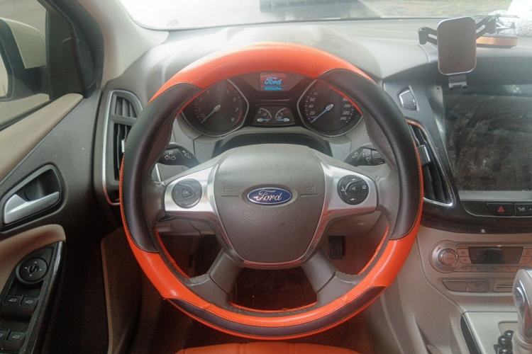 Used Ford Focus 2012 Sedan 1.6L Automatic Fashion Edition Steering Wheel