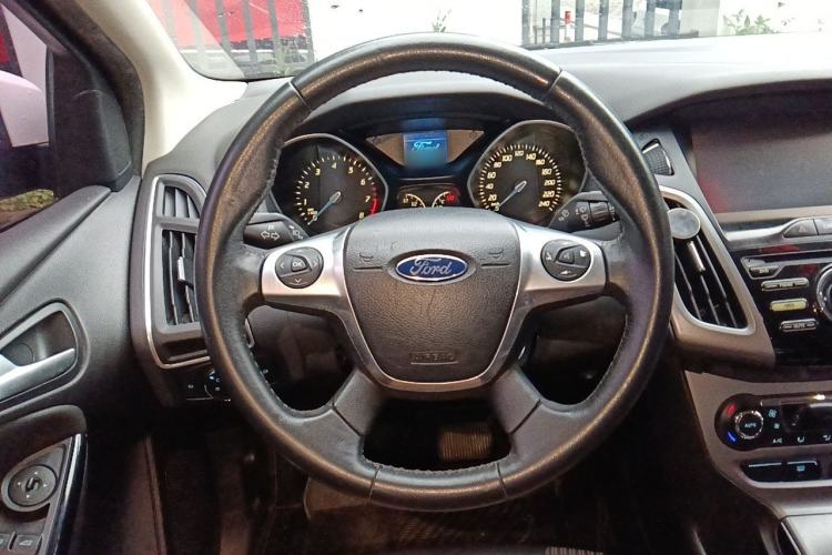Used Ford Focus 2012 Sedan 1.6L Automatic Fashion Edition Steering Wheel