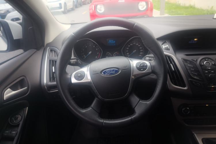 Used Ford Focus 2012 Sedan 1.6L Manual Fashion Edition Steering Wheel