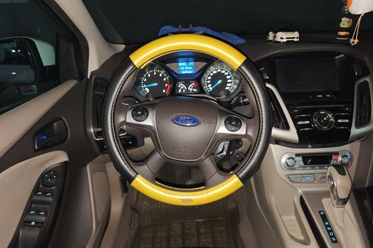 Used Ford Focus 2012 Hatchback 1.6L Automatic Fashion Edition Steering Wheel