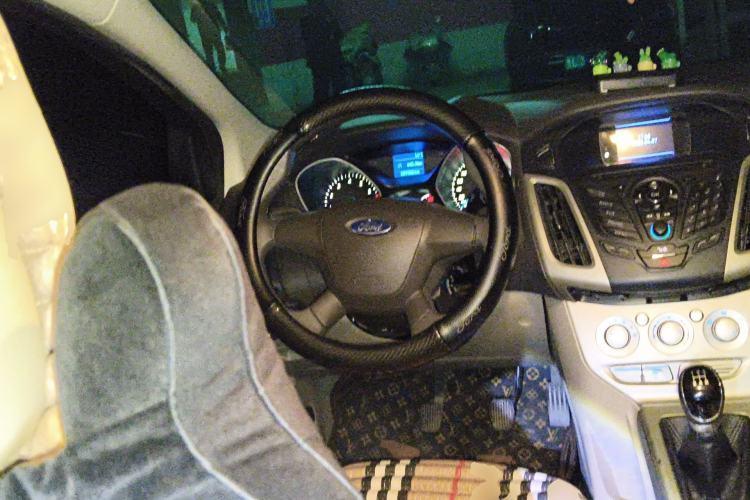 Used Ford Focus 2012 Sedan 1.6L Manual Comfort Model Steering Wheel