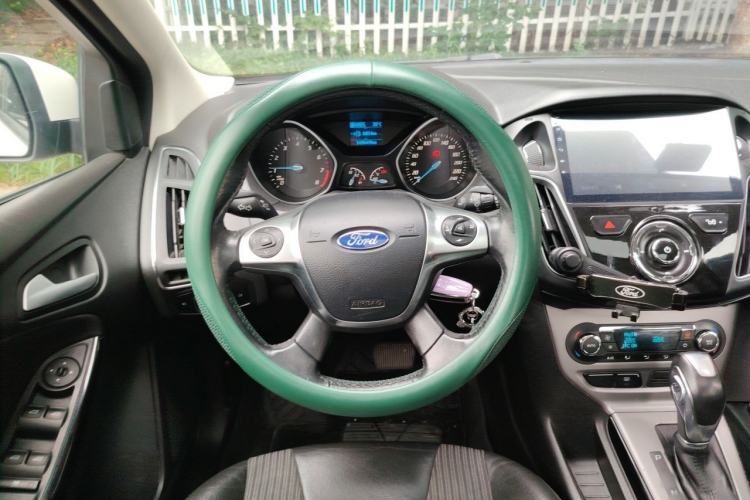 Used Ford Focus 2012 Sedan 1.6L Automatic Fashion Edition Steering Wheel