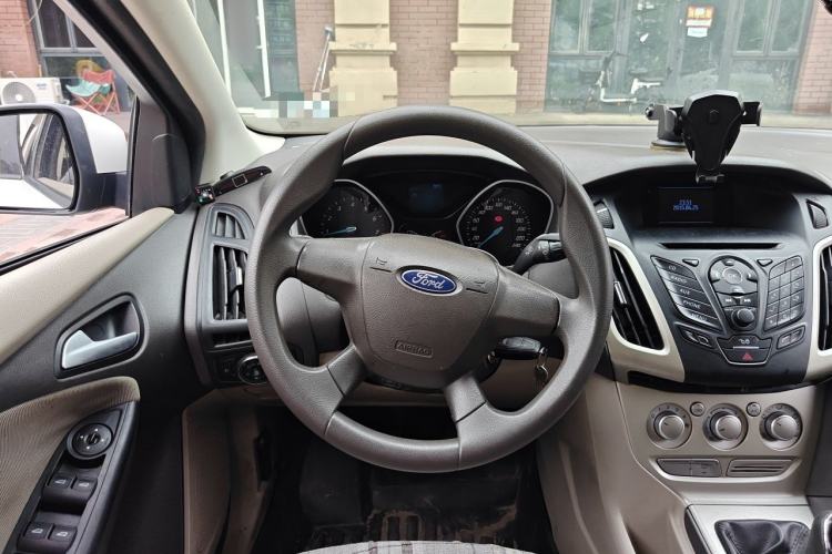 Used Ford Focus 2012 Sedan 1.6L Manual Comfort Model Steering Wheel