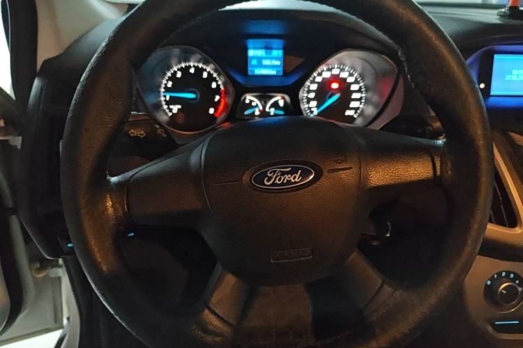 Used Ford Focus 2012 Hatchback 1.6L Automatic Comfort Model Steering Wheel