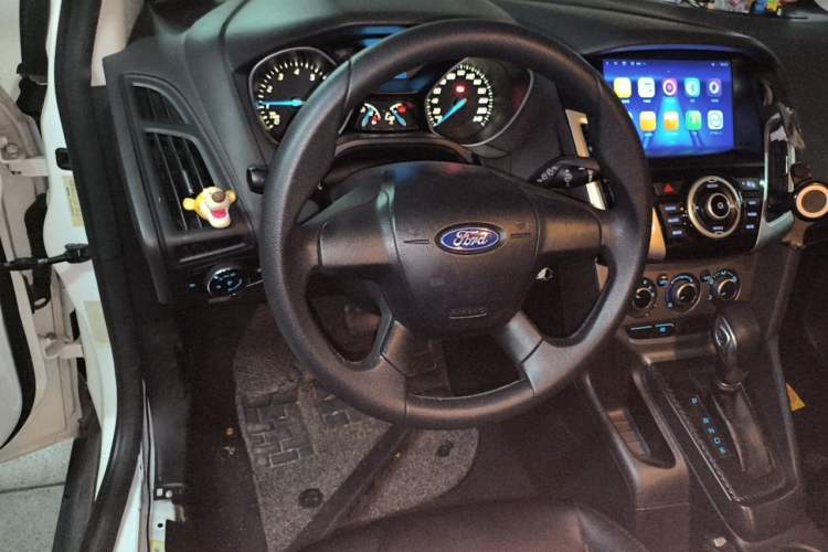 Used Ford Focus 2012 Hatchback 1.6L Automatic Comfort Model Steering Wheel