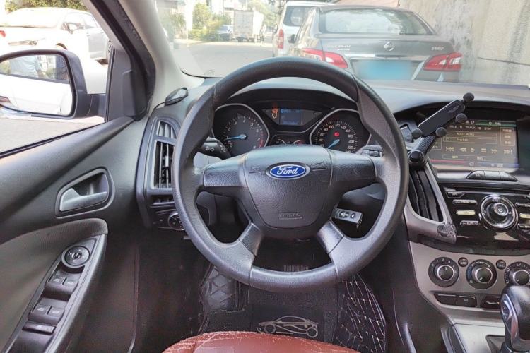 Used Ford Focus 2012 Hatchback 1.6L Automatic Comfort Model Steering Wheel