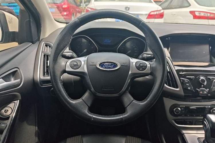 Used Ford Focus 2012 Sedan 1.6L Automatic Fashion Edition Steering Wheel
