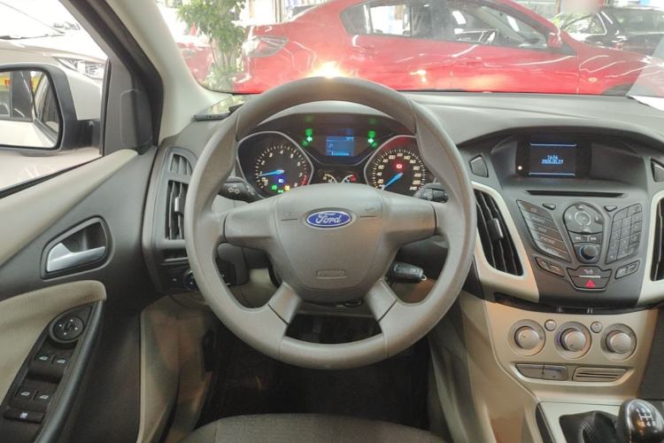 Used Ford Focus 2012 Sedan 1.6L Manual Comfort Model Steering Wheel