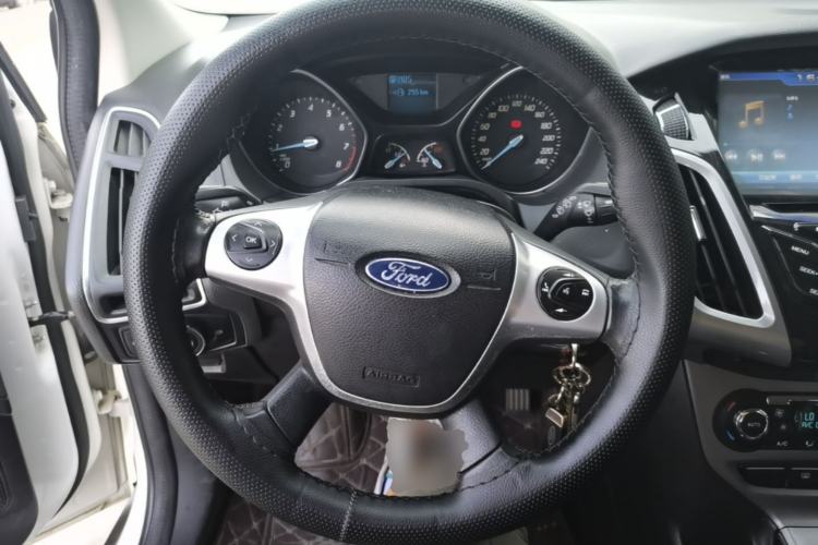Used Ford Focus 2012 Hatchback 1.6L Automatic Fashion Edition Steering Wheel