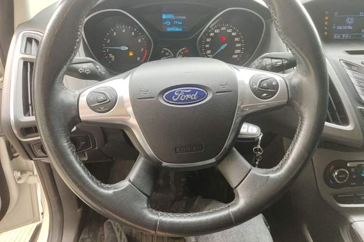 Used Ford Focus 2012 Hatchback 1.6L Automatic Fashion Edition Steering Wheel