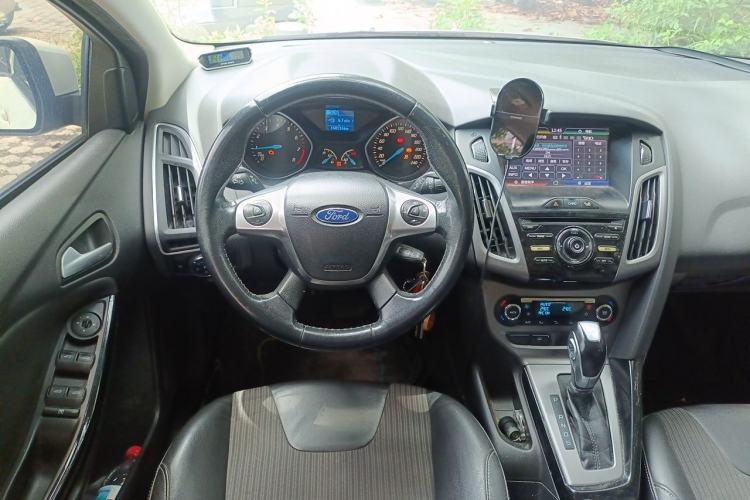 Used Ford Focus 2012 Hatchback 1.6L Automatic Fashion Edition Steering Wheel