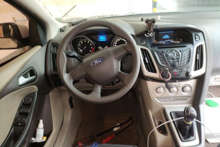 Used Ford Focus 2012 Sedan 1.6L Manual Comfort Model Steering Wheel