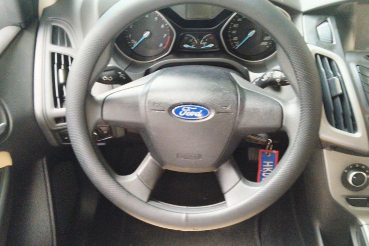 Used Ford Focus 2012 Hatchback 1.6L Automatic Comfort Model Steering Wheel