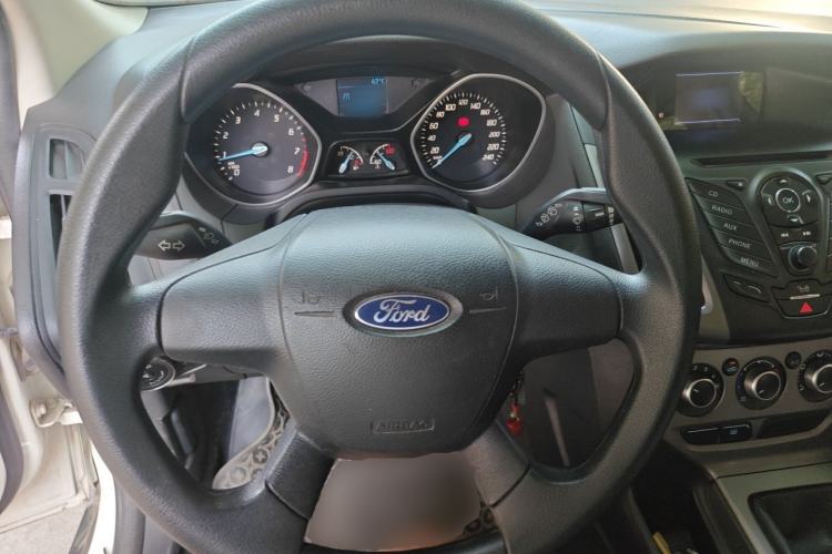 Used Ford Focus 2012 Hatchback 1.6L Manual Comfort Model Steering Wheel