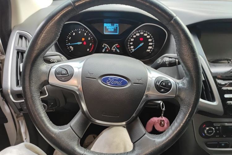 Used Ford Focus 2012 Sedan 1.6L Automatic Fashion Edition Steering Wheel