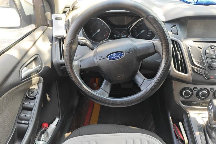 Used Ford Focus 2012 Hatchback 1.6L Automatic Comfort Model Steering Wheel